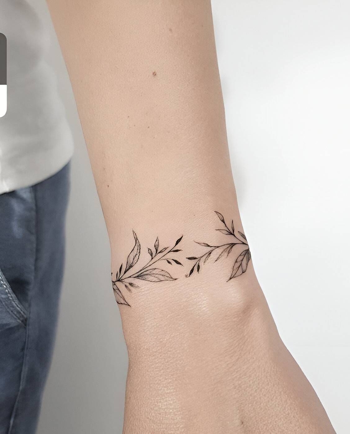 Exploring the Beauty and Meaning of Wrist Tattoos for Women