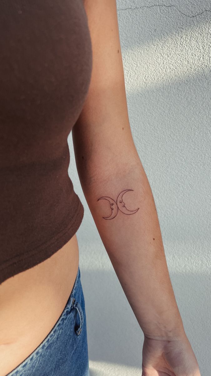 Exploring the Beauty of Fine Line Tattoos: Minimalist Ink for Maximum Impact