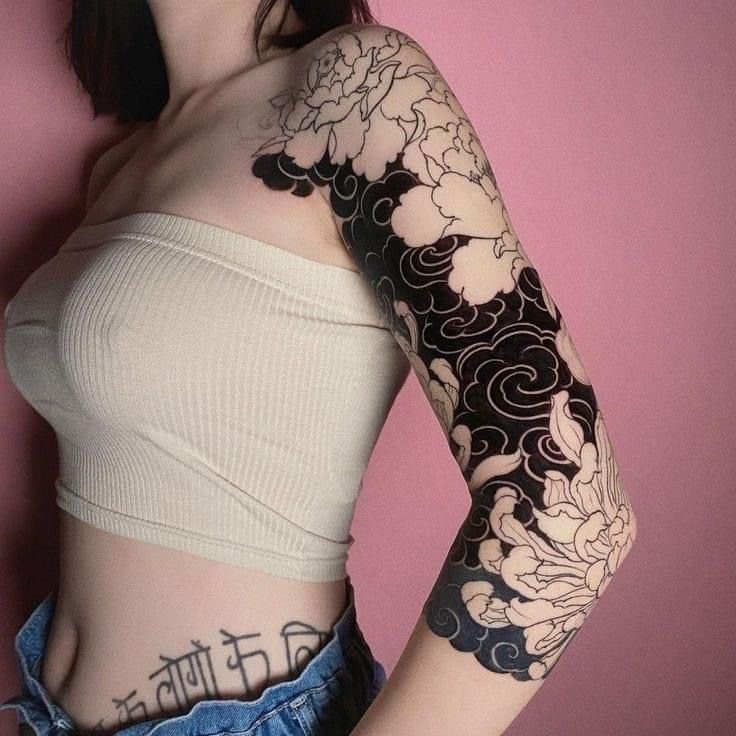 Exploring the Bold and Edgy World of Blackout Tattooing