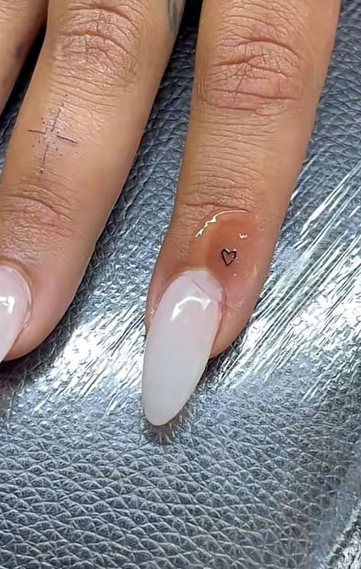 Finger Tattoos: The Ultimate Guide to Tiny Ink Designs