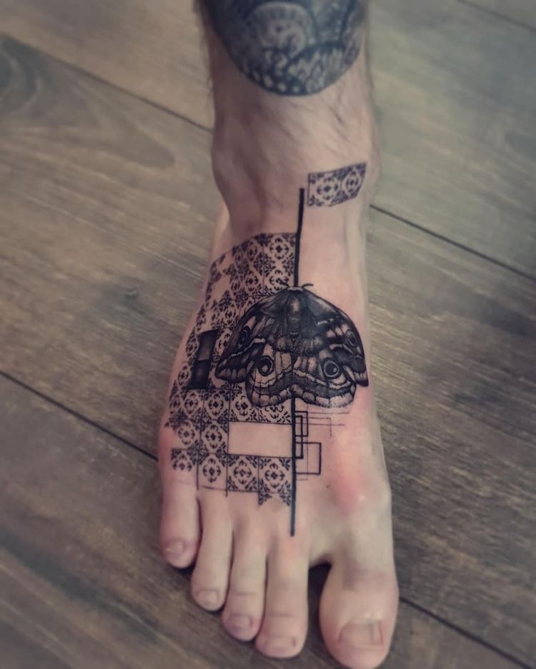 foot tattoo