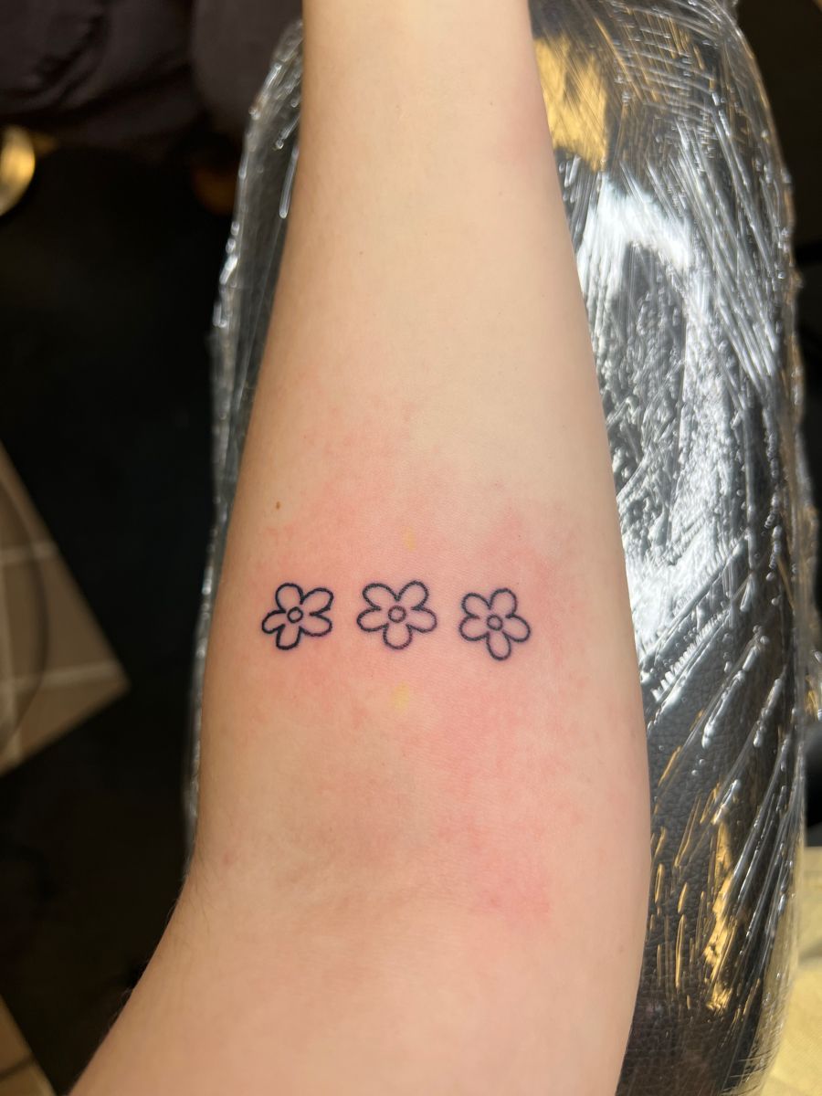 Minimalist Tattoos: Less is More in Ink Artistry