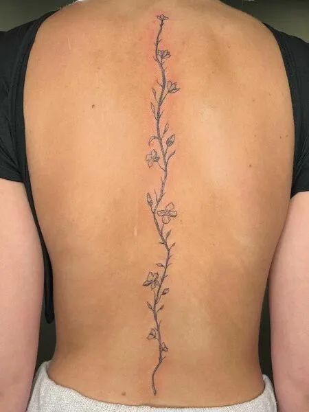 spine tattoos for women