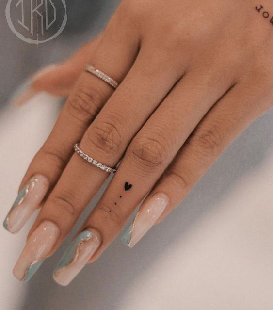 finger tattoos