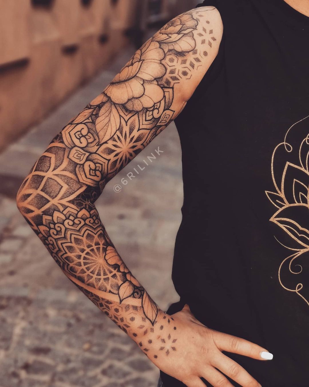 The Art of Ink: Embracing Tattoo Sleeves as a Form of Self-Expression for Women