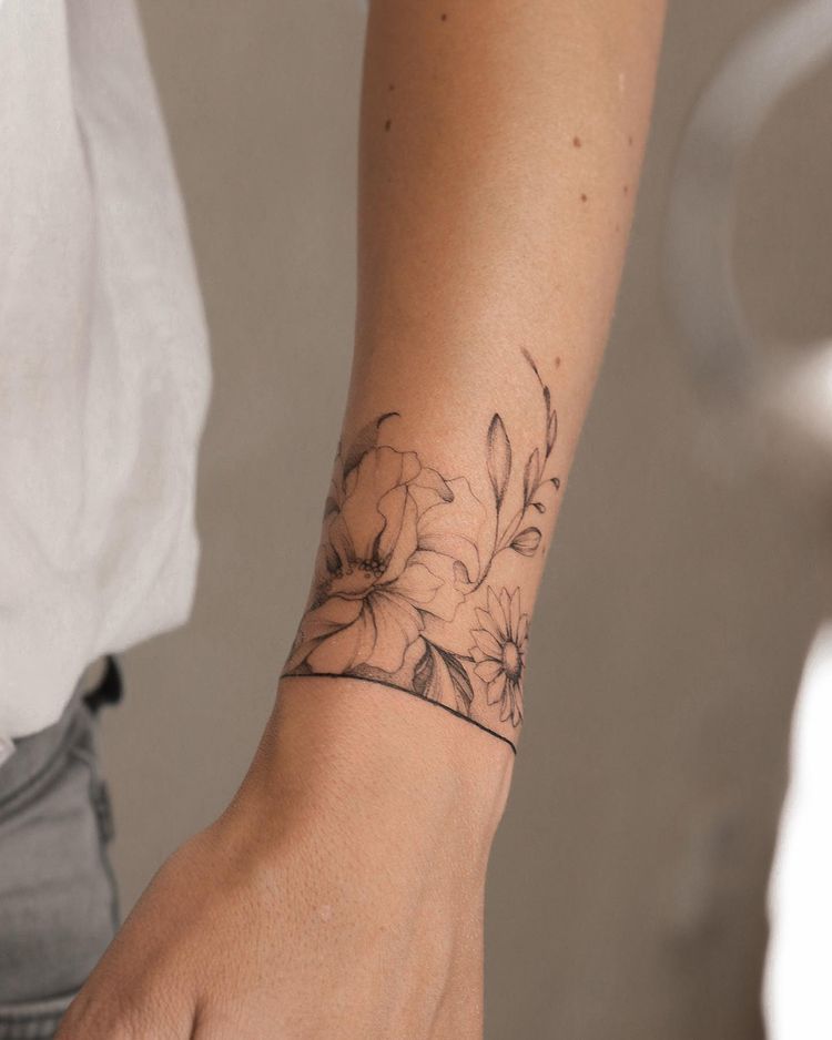 The Beauty and Meaning of Wrist Tattoos for Women