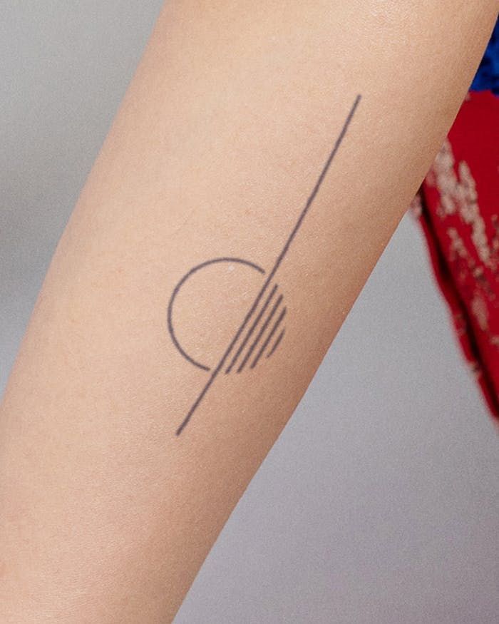 The Beauty of Minimalism: Exploring the World of Minimalist Tattoos