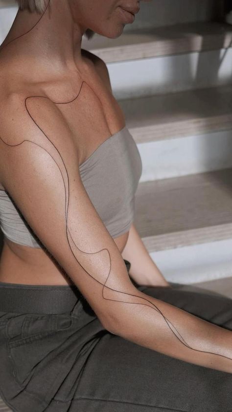 The Beauty of Tattoo Minimalism: Less is More in Ink Artistry