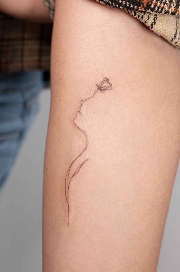 The Fine Line: Stunning Tattoo Ideas for a Chic and Minimalist Look