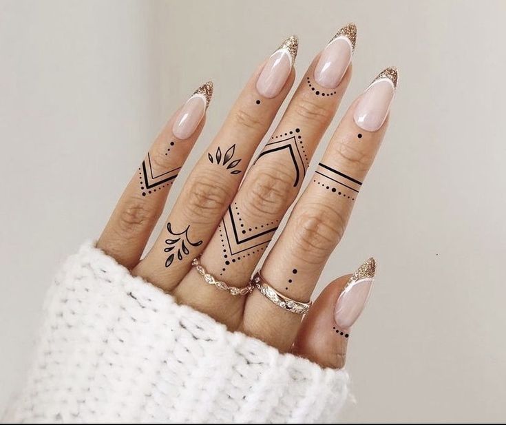 finger tattoos