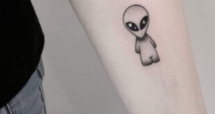 alien tattoo