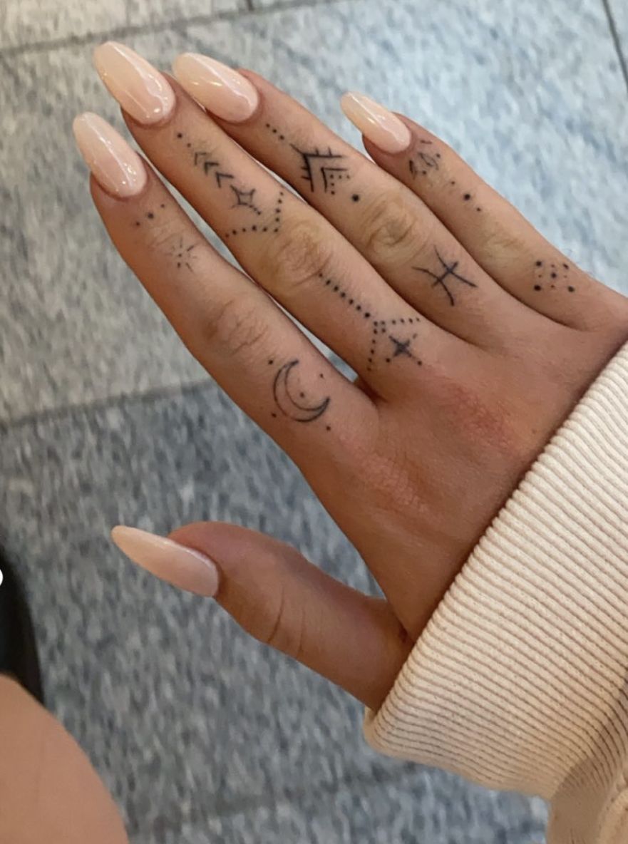 finger tattoos