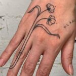 finger tattoos