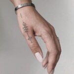 finger tattoos