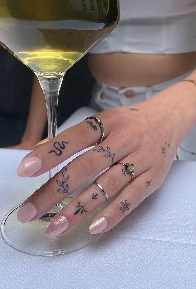 finger tattoos