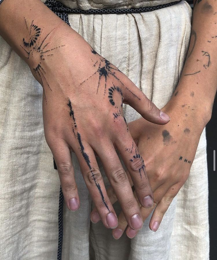 The Rise of Tattoo Hands: A Bold and Unique Trend in Body Art