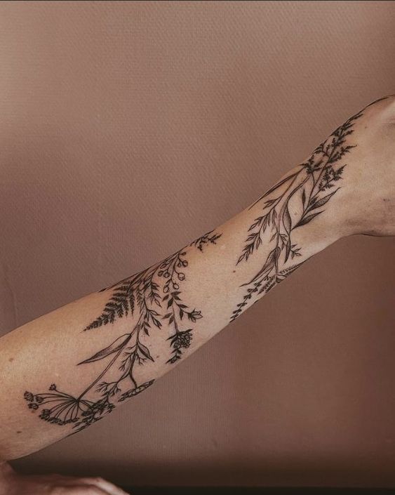 The Trendy Rise of Tattooed Hands: Expressing Identity Through Body Art