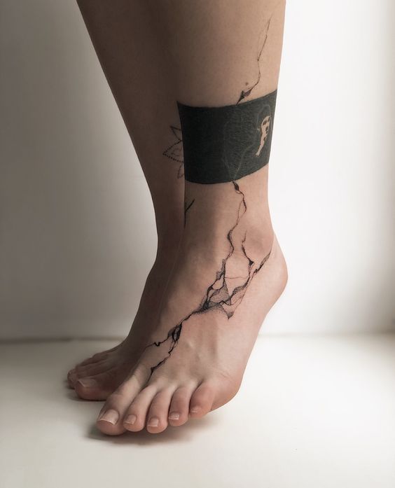 tattoo on leg