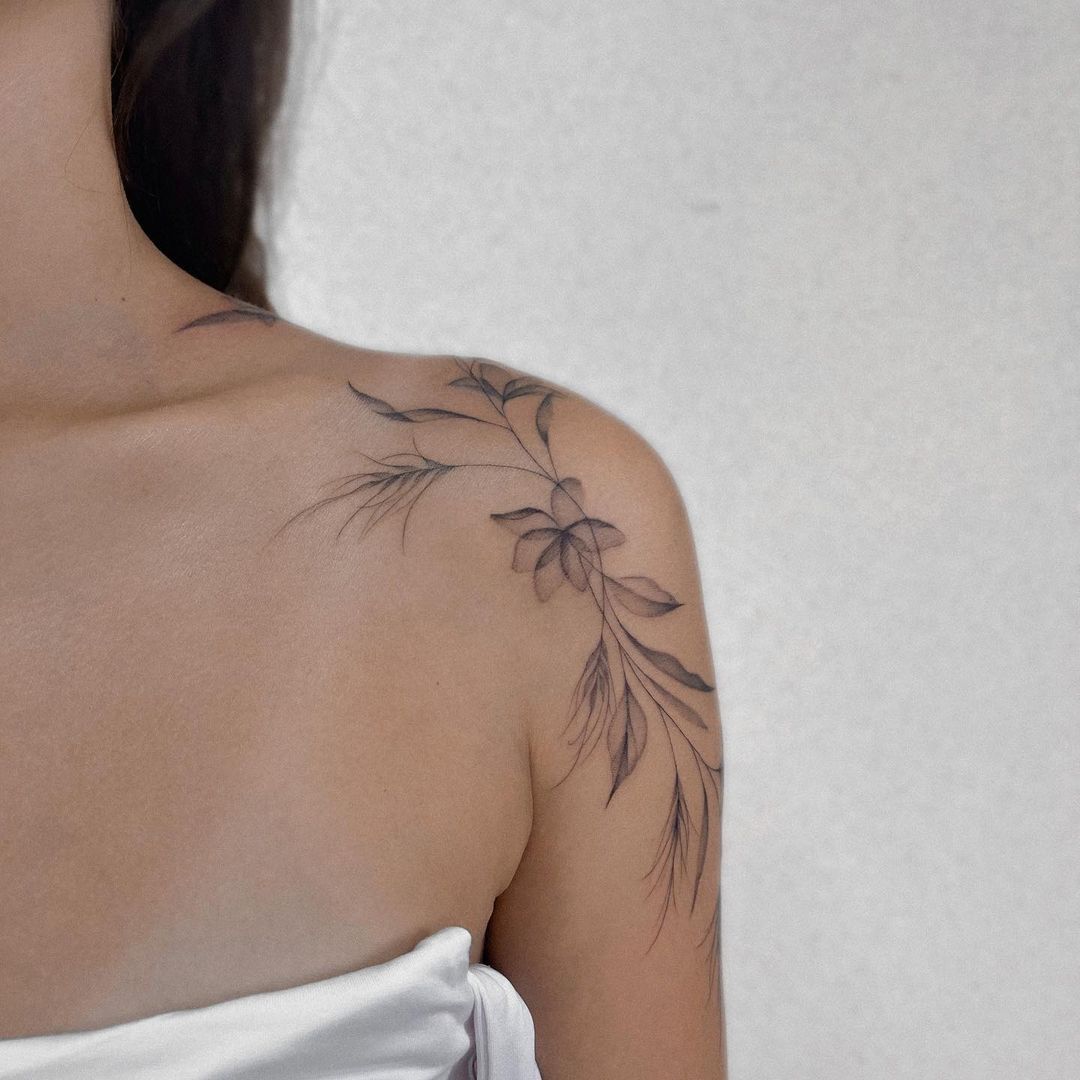 shoulder tattoos for women