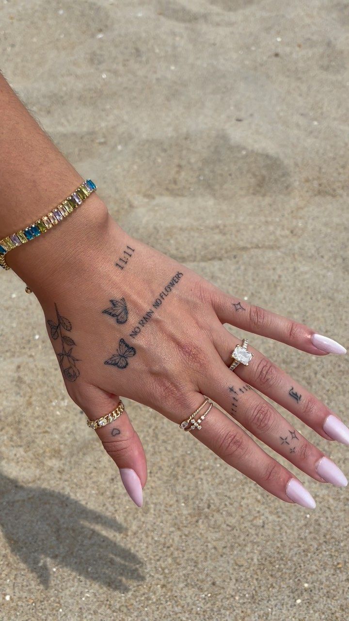 hand tattoos for women