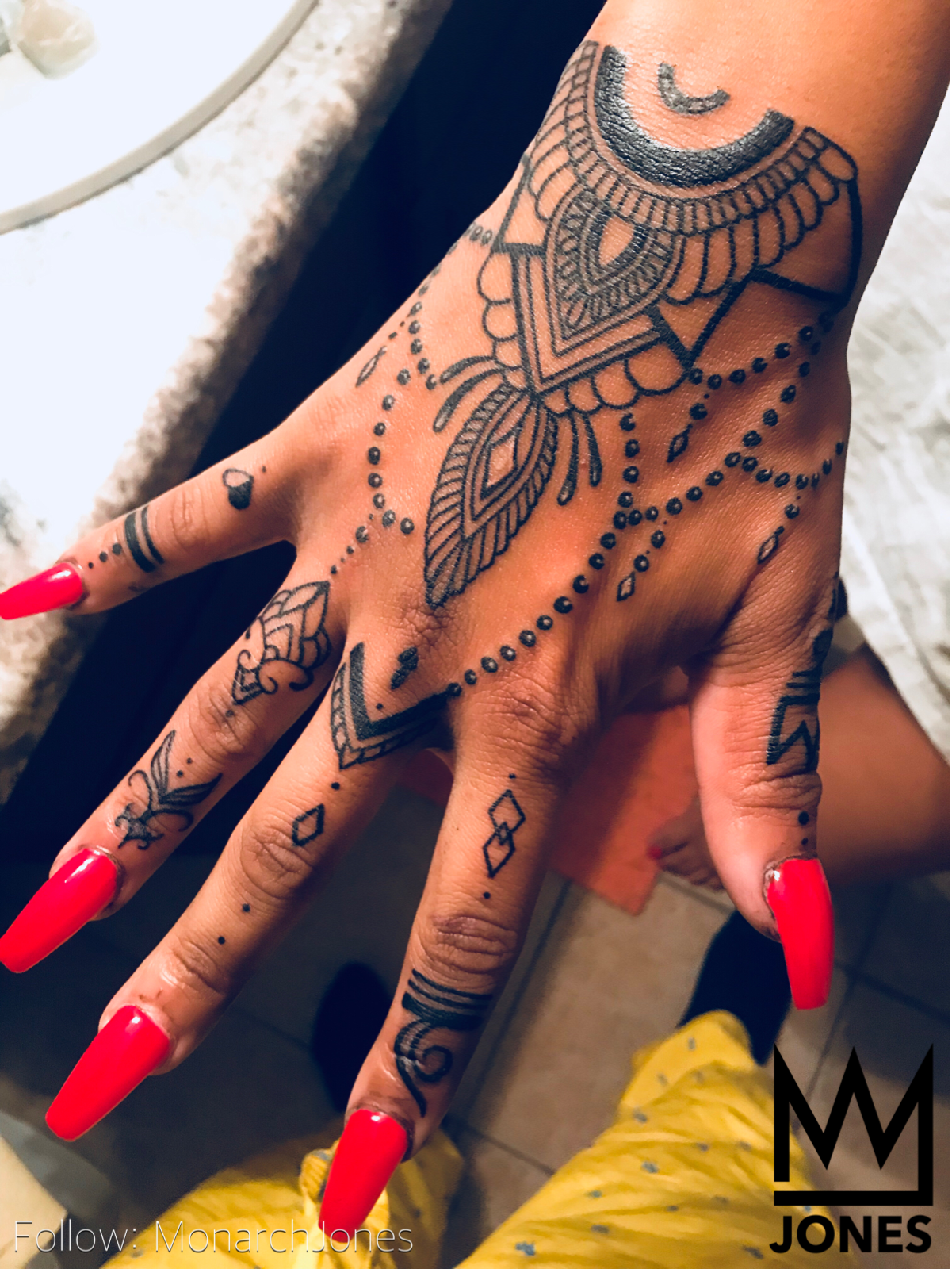 hand tattoos for women