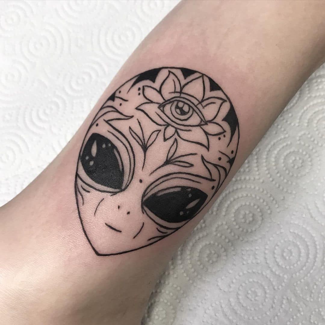 alien tattoo