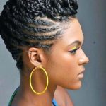 Verdrehte afrikanische Haar-Flecht-Updo-Art