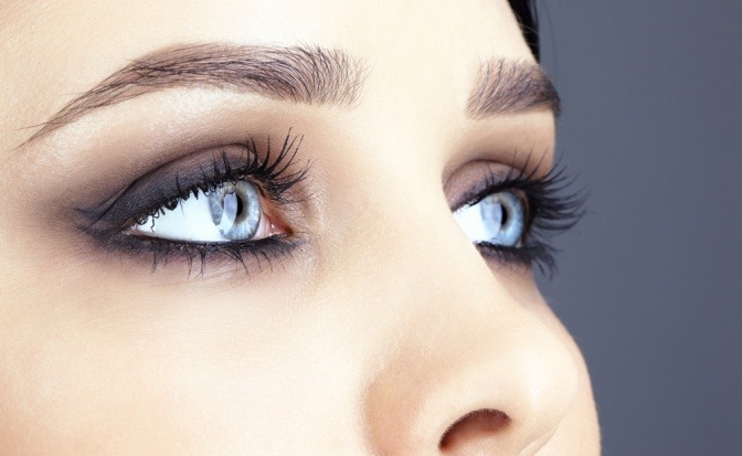 Blaue Augen schminken: Tipps für das perfekte Make-up