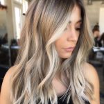 Ash Blonde Frisuren - Frauen Haarfarbe Designs für 2018
