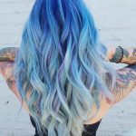 Blaue Haare wie der Ozean – Der neue Haarfarben Trend