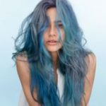 blaue Haarfarbe