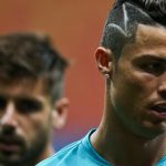 Portugals Stürmerstar Cristiano Ronaldo hat vor dem Spiel gegen die USA mit  einer neuen Frisur überrascht