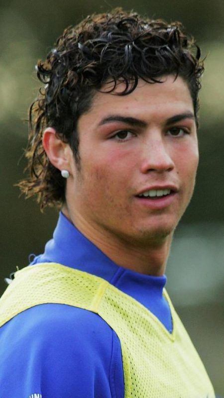 Beste Frisuren von attraktiven Cristiano Ronaldo, Cristiano Ronaldo lockige  Frisur , Promi Frisuren #hairstyle