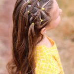 Frisur Mädchen elastisch gelb # Frisuren # Mädchen # Schönheit