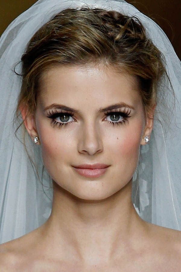 Loving this major doe eyed bridal makeup look!
