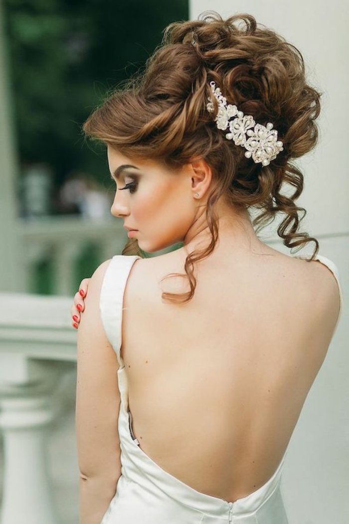 Stilvolle und moderne Hochzeitsfrisuren: Prachtvolle Ideen für alle  Haarlängen