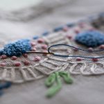 Kunstwerk Halskette blau Muster Jahrgang Tuch häkeln KUNST Material  Handgefertigt kreativ Schmuck Armband Ohrringe Textil-