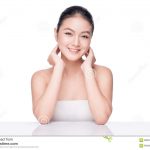 Nacktes Make-up Schönheits-Badekurort-Asiatin mit perfektem Haut Porträt