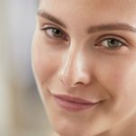 Make Up Tipps gesichtshaut-vorbereiten-professionelles-artist-model