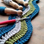 Resultado de imagem para tapete de croche em formato de l Manta Crochet,  Ripple Crochet