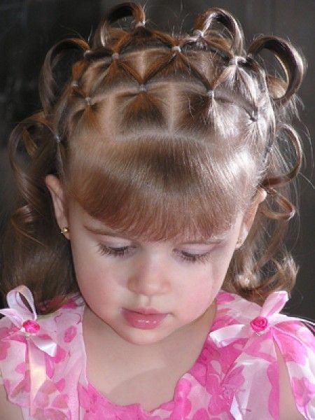 Süße 13 kleine Mädchen Frisuren für die Schule Einfache und schnelle Modelle
