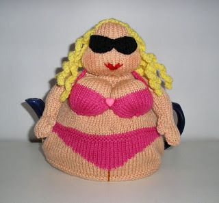 Rita Summer /stitchedupmama - Beach babe tea Cosy
