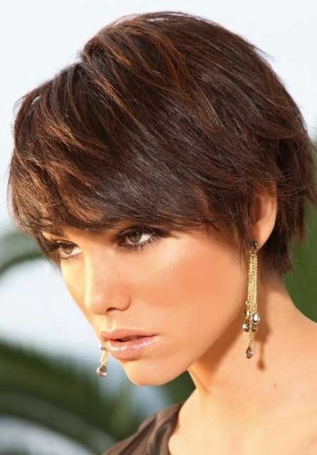 20 Popular Short Haircuts for Thick Hair