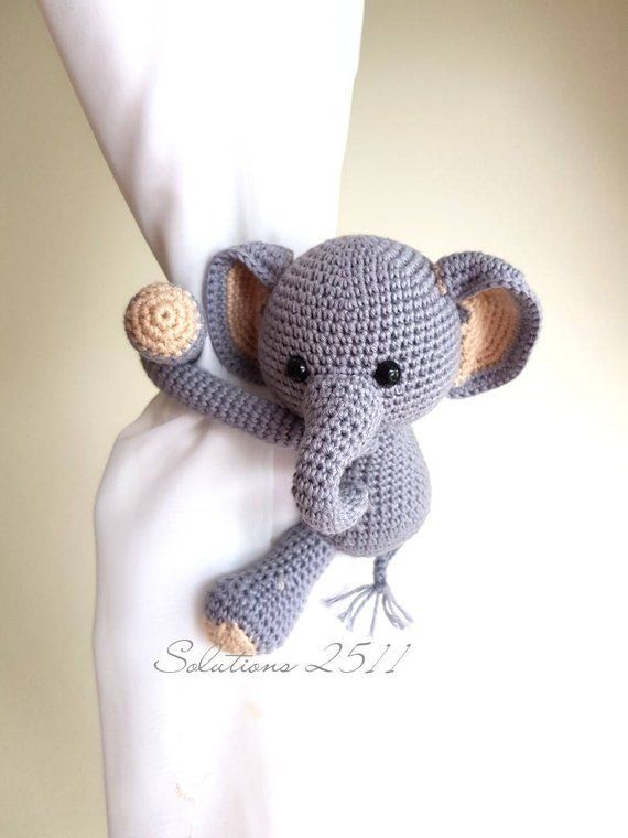 1576250573_661_Monkey-curtain-tie-back-cotton-yarn-crochet-monkey-amigurumi.jpg