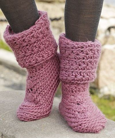 1576275359_807_DIY-8-Knitted-Crochet-Slipper-Boots-Free-Patterns.jpg