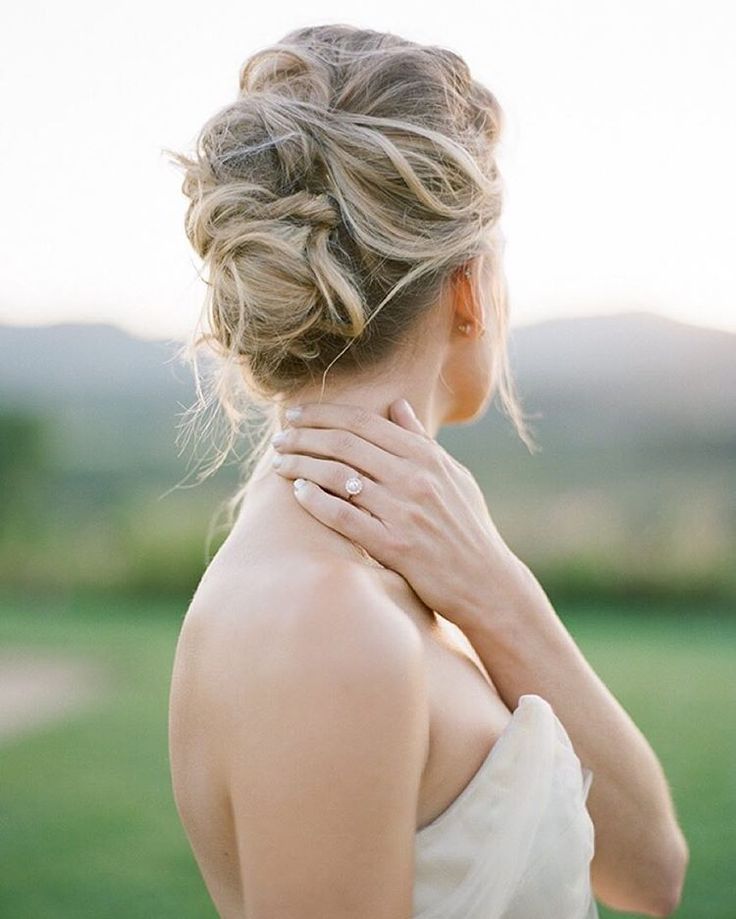1576322421_770_25-Drop-Dead-Bridal-Updo-Hairstyles-Ideas-for-Any-Wedding-Venues.jpg