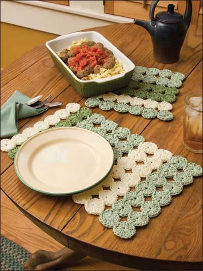 1576327826_645_Dress-Up-Your-Table-with-These-Stylish-Crochet-Placemats.jpg