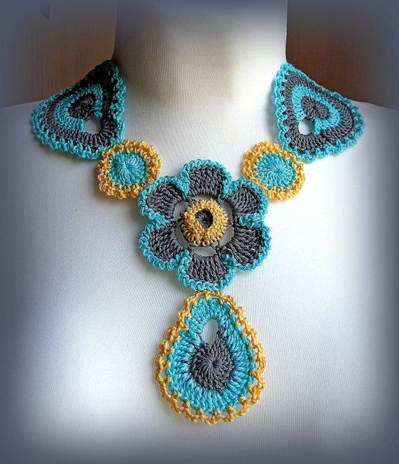 1576329372_323_Crochet-necklace-pattern.-Easy-Crochet-Jewelry.jpg