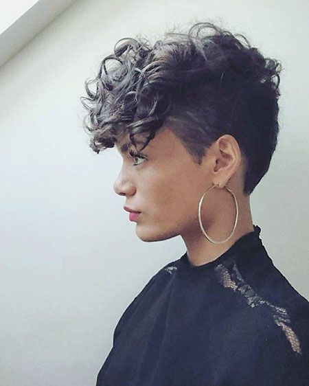 28 Haircuts for Short Curly Hair