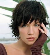 23-Cute-Short-Hairstyles-With-Bangs-BeautyBlog-MakeupOfTheDay-MakeupByMe-Make.jpg